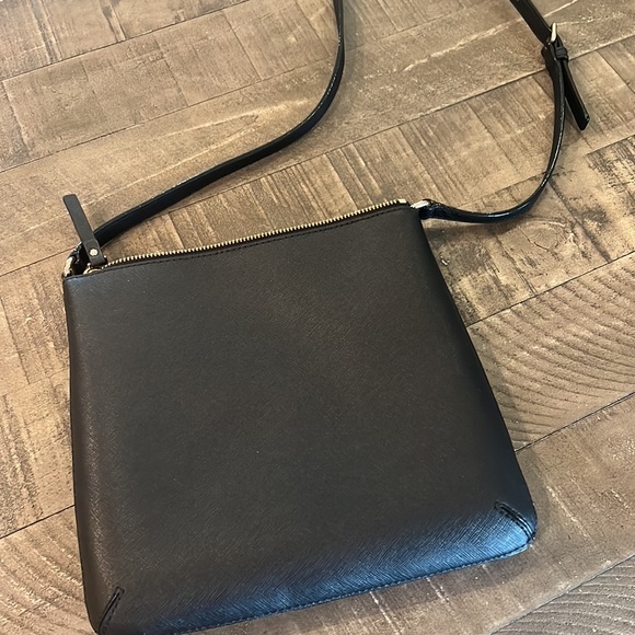 Kate Spade Crossbody! Excellent condition! - Picture 4 of 4